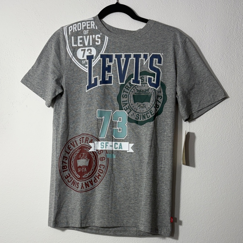 Levi's Gray Graphic Tee with Multicolor Accents SIZE XL 13/15 YRS